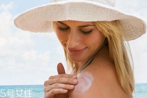 防曬霜每次最佳使用量是多少？多多益善