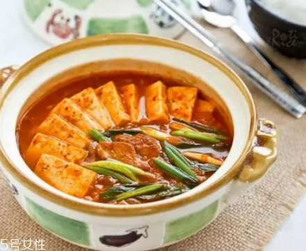 冬天吃燉菜的好處 不僅味美營養(yǎng)價(jià)值也高
