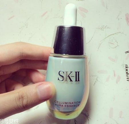 sk2小燈泡和小銀瓶哪個好？sk2小燈泡使用測評