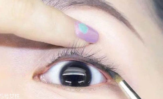 新手適合眼線液還是眼線筆？史上最全眼線誤區(qū)