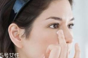 眼霜不可以來回涂抹嗎？這樣不如不涂