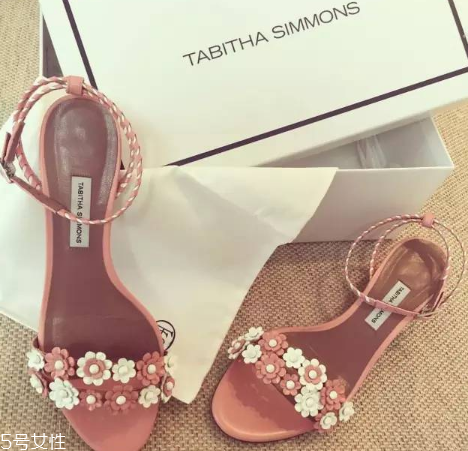 tabitha simmons是幾線品牌？英倫風尚的代表