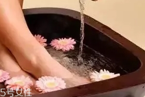 熱水泡腳哪些人不適合？這3類人千萬要小心