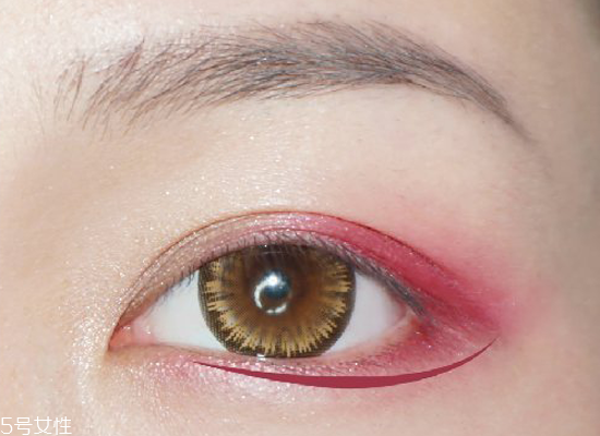 如何畫出完美眼線？一分鐘學會四種眼線畫法