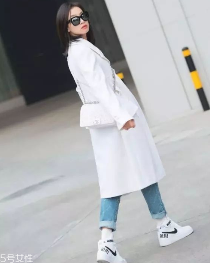 長款大衣搭配什么鞋子？這樣穿氣場兩米八
