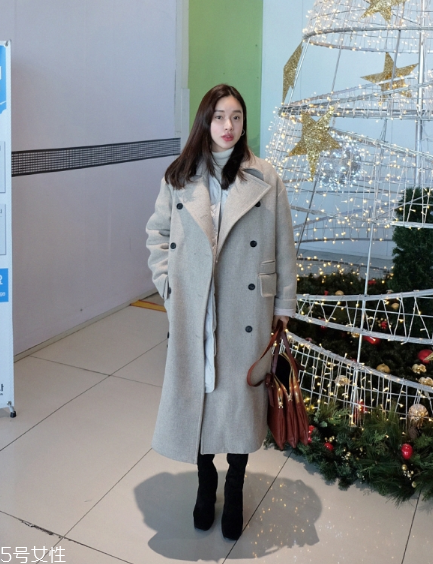 雙排扣大衣怎么搭配？塑造干練女人味