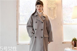 雙排扣大衣怎么搭配？塑造干練女人味
