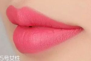 蜜粉可以用在唇部嗎？蜜粉可打造霧面雙唇
