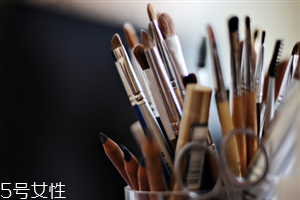 洗化妝刷要用什么洗？選購化妝刷誤區(qū)