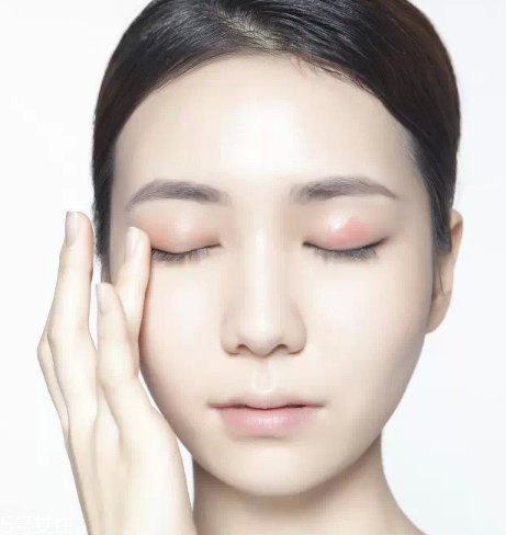 眼影怎么畫會自然好看？眼影顏色這樣搭配最好看