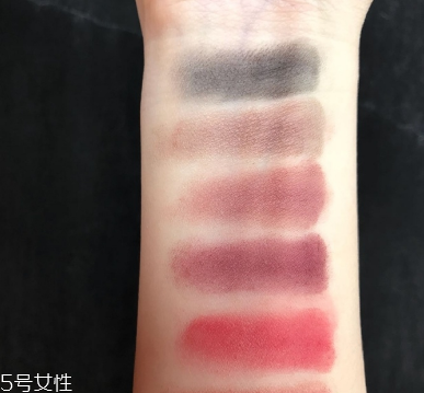 zoeva眼影多少錢？zoeva queens guard眼影盤試色