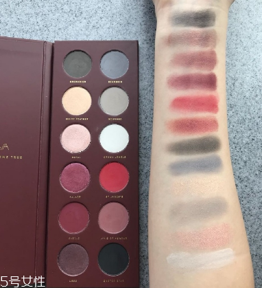 zoeva眼影多少錢？zoeva queens guard眼影盤試色
