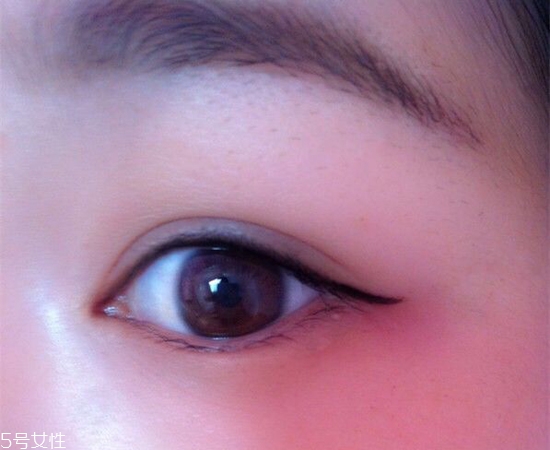 內(nèi)雙怎么畫眼線？內(nèi)雙眼皮畫眼妝技巧