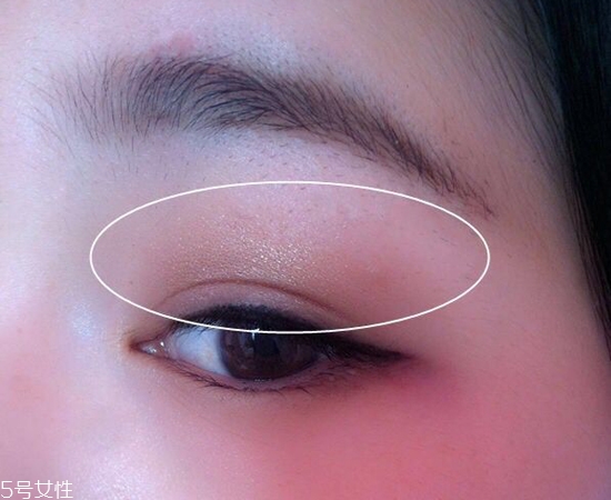 內(nèi)雙怎么畫眼線？內(nèi)雙眼皮畫眼妝技巧