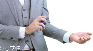 男士香水什么時(shí)候噴最好？出門前二十分鐘