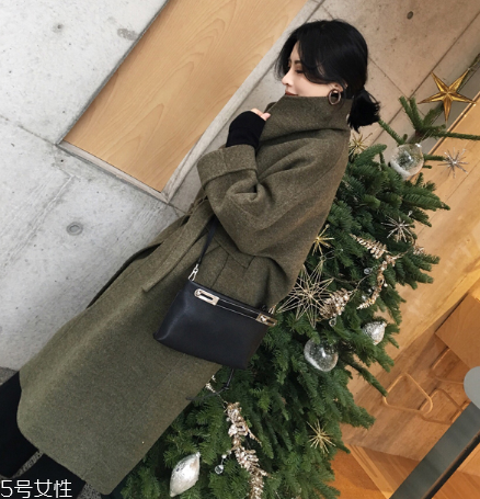 大衣和羽絨服哪個保暖？這個冬天不會冷