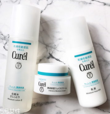 Curel乳霜早晚都能用嗎？夜間用最好