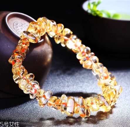 黃水晶可以碰水嗎？你不知道的水晶小知識