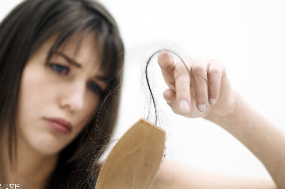 女人為什么經常掉頭發(fā)？從根本找原因