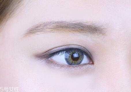 西柚色眼影怎么畫(huà)？教你畫(huà)高冷女神妝容