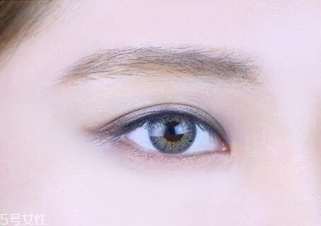 西柚色眼影怎么畫(huà)？教你畫(huà)高冷女神妝容