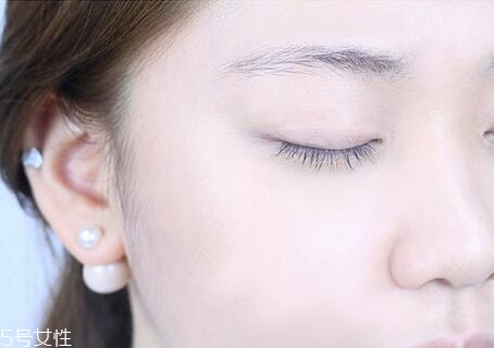 西柚色眼影怎么畫(huà)？教你畫(huà)高冷女神妝容