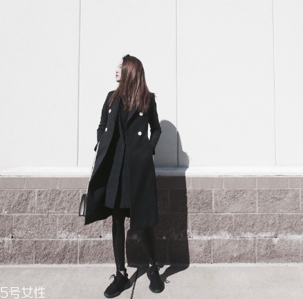 大衣什么領(lǐng)子好看？細(xì)節(jié)也要精致的百里挑一