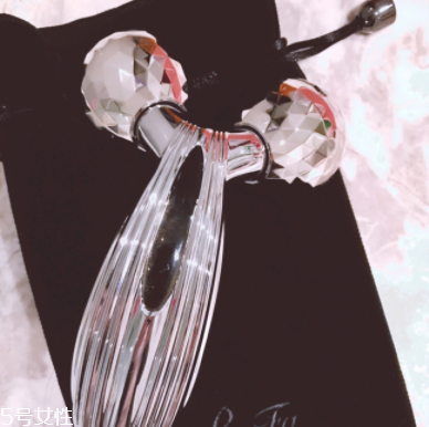 范爺同款Rafa按摩滾輪需要插電嗎？太陽能發(fā)電