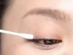 眼線膠筆怎么畫內(nèi)眼線？內(nèi)眼線四部曲圖解