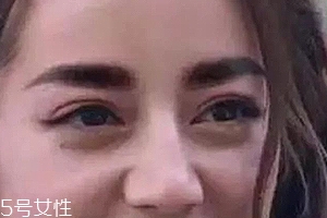 眉型常見(jiàn)失誤有哪些？眉頭壓實(shí)很難看