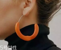耳飾該怎么挑選？大臉適合耳釘