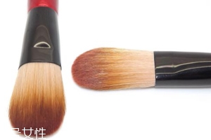 底妝工具該怎么選？干皮適合刷子