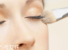 底妝工具該怎么選？干皮適合刷子