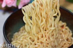 農(nóng)心辛拉面真的健康嗎？看看它非油炸的真面目