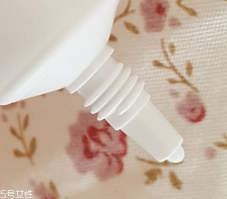 眼部凝膠什么時候用？更加推薦晚上用