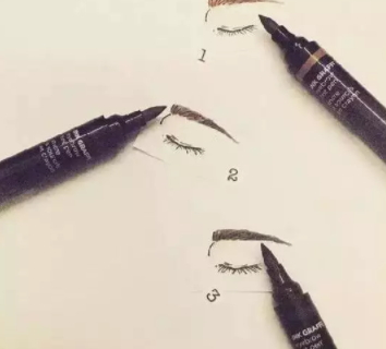 眉粉和眉筆哪個自然？更持久？