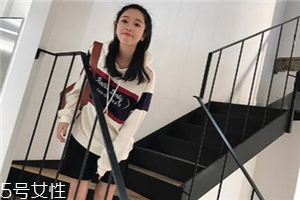 衛(wèi)衣掉色怎么辦？這樣洗不會掉色