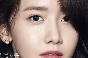 裸妝眼影怎么選？色號接近膚色