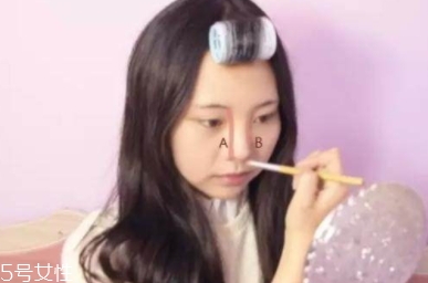 眉筆可以修容嗎？更推薦做鼻影修容