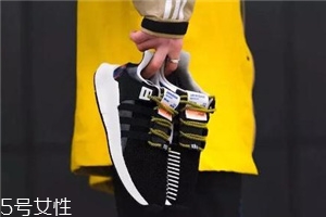 阿迪達(dá)斯有加絨鞋嗎？冬天也能穿的運(yùn)動(dòng)鞋