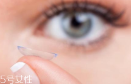 軟性隱形眼鏡人人都能戴嗎？糖友不能戴