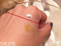 CPB晶致眼霜油不油？水油科學(xué)配比