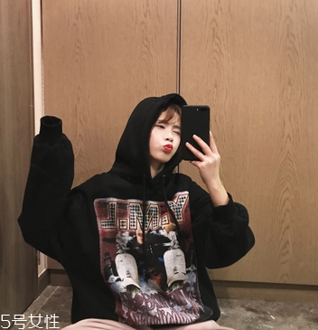 衛(wèi)衣怎么穿顯腿長？教你穿出大長腿