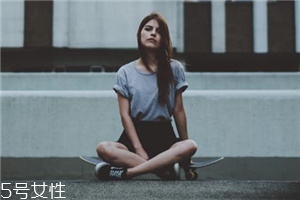2018流行什么款式板鞋？超火的板鞋款式大盤點