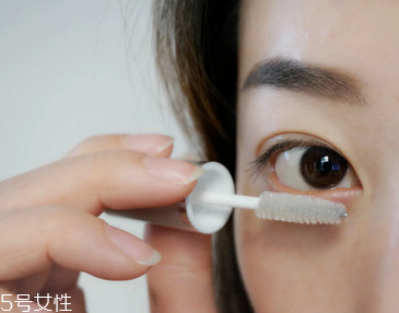 睫毛增長液可以用于眉毛嗎？睫毛增長液還可以涂頭發(fā)