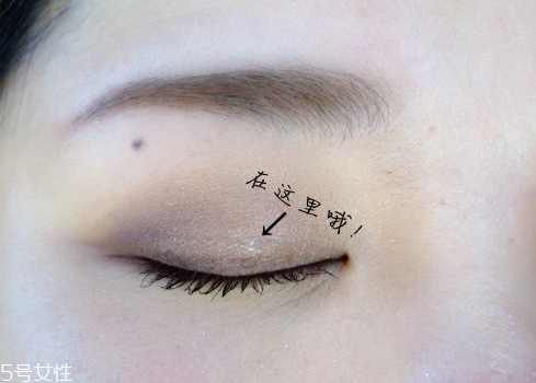 蕾絲雙眼皮貼先化妝嗎？蕾絲雙眼皮貼怎這樣用