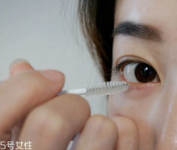 睫毛增長液可以用于眉毛嗎？睫毛增長液還可以涂頭發(fā)
