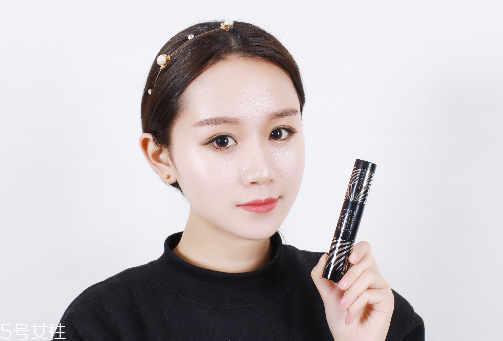 睫毛膏能帶上飛機(jī)嗎？睫毛膏需要單獨(dú)卸妝