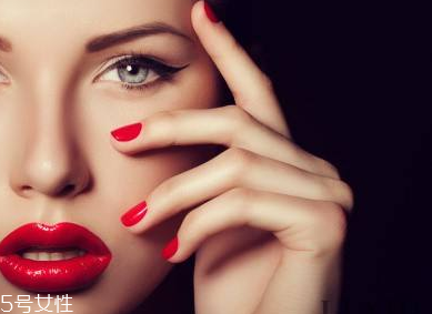 眼線貼怎么貼？教你畫(huà)出漂亮的眼線