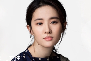 鵝蛋臉適合什么妝容？不適合濃妝